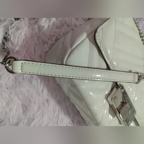 Host Pick✨Micheal Kors Peyton MED shoulder flap optic white bag NewW/Defects - Picture 8 of 17